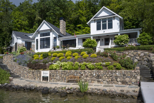 Exterior Compete 1